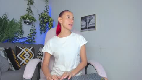 Snapshot of anahi__18 chatting on 1, 2, 2025 Anahi online show from 1, 2, 2025