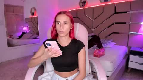 Snapshot of anahi__18 chatting on 1, 3, 2025 Anahi online show from 1, 3, 2025