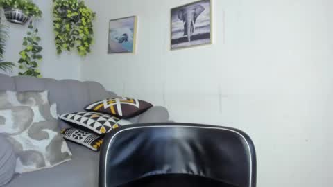 Snapshot of anahi__18 chatting on 8, 3, 2025 Anahi online show from 8, 3, 2025