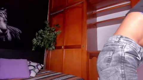 Snapshot of anahi__18 chatting on 16, 9, 2025 Anahi online show from 16, 9, 2025