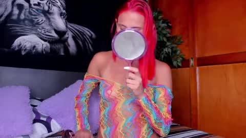 Snapshot of anahi__18 chatting on 4, 10, 2025 Anahi online show from 4, 10, 2025