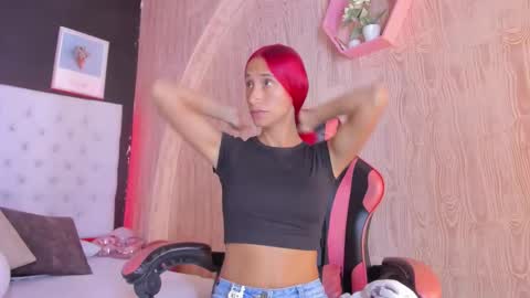 Snapshot of anahi__18 chatting on 5, 10, 2025 Anahi online show from 5, 10, 2025