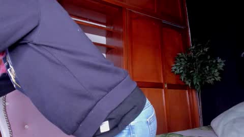 Anahi online show from 16, 12, 2025