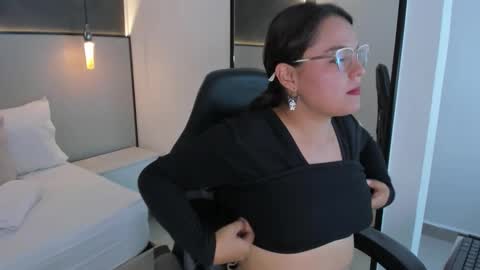 Snapshot of anahi_amery chatting on 16, 12, 2025 A N A H I online show from 16, 12, 2025