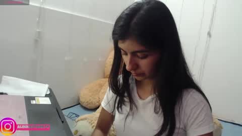 Snapshot of anahibrowns95 chatting on 18, 2, 2025 Anahi Browns online show from 18, 2, 2025