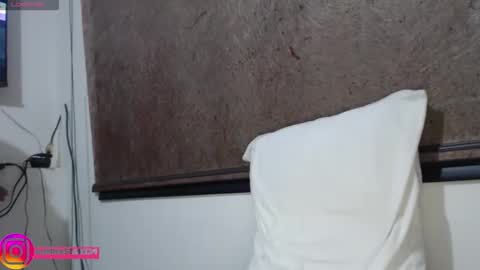 Snapshot of anahibrowns95 chatting on 20, 11, 2025 Anahi Browns online show from 20, 11, 2025
