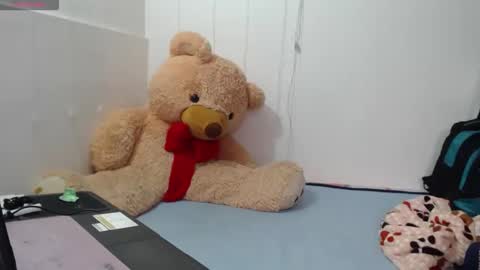 Snapshot of anahibrowns95 chatting on 2, 12, 2025 Anahi Browns online show from 2, 12, 2025