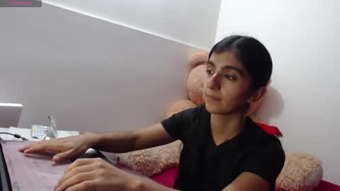 Snapshot of anahibrowns95 chatting on 8, 4, 2026 Anahi Browns online show from 8, 4, 2026