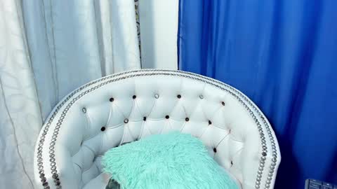 analia18  online show from 9, 1, 2025