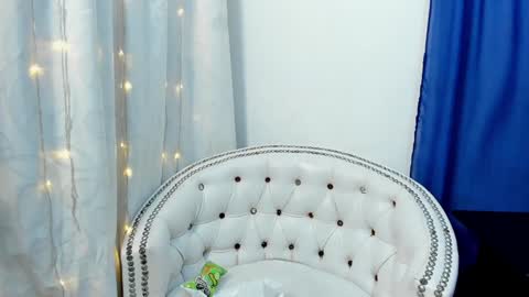 analia18  online show from 23, 1, 2025