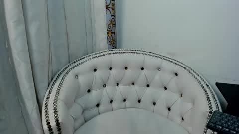 analia18  online show from 7, 3, 2025