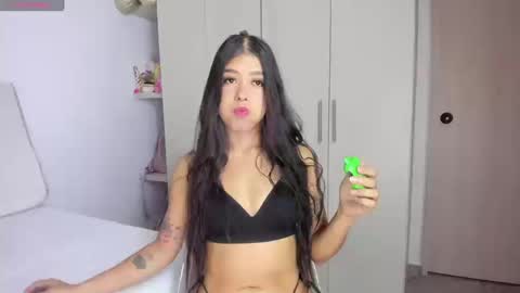 Snapshot of analia_collins chatting on 11, 9, 2025 Ana online show from 11, 9, 2025