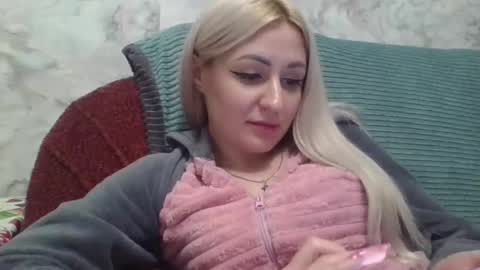 analqueen2024 online show from 17, 1, 2025