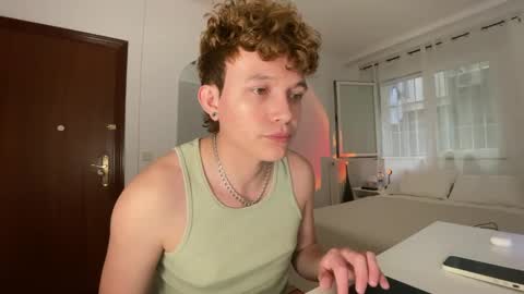 Snapshot of anddres_boss chatting on 27, 4, 2026 Tell Me ANDRESS ----- online show from 27, 4, 2026