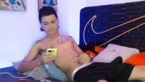 Snapshot of andersonz98 chatting on 28, 10, 2025 andersonZ98 online show from 28, 10, 2025