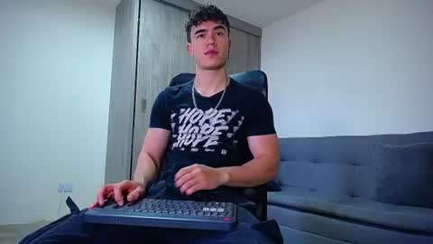 Snapshot of andre_parker chatting on 18, 6, 2026 Andre Parker online show from 18, 6, 2026