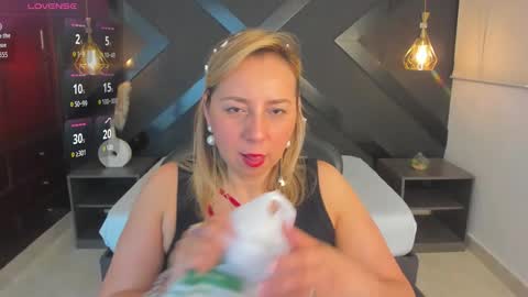 Snapshot of andre_soto_ chatting on 5, 2, 2026 A N D R E online show from 5, 2, 2026