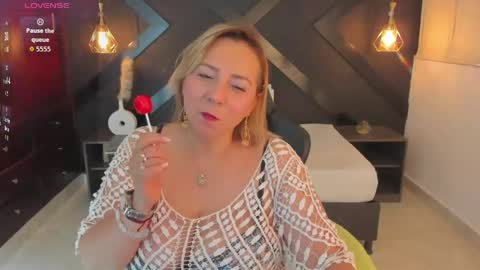Snapshot of andre_soto_ chatting on 21, 5, 2026 A N D R E online show from 21, 5, 2026