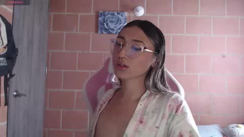 Snapshot of andrea_camila chatting on 15, 2, 2026 Andrea online show from 15, 2, 2026