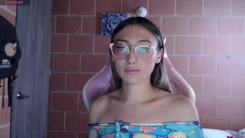 Snapshot of andrea_camila chatting on 23, 2, 2026 Andrea online show from 23, 2, 2026