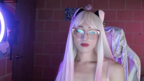 Snapshot of andrea_camila chatting on 29, 4, 2026 Andrea online show from 29, 4, 2026