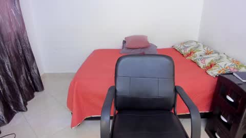 Snapshot of andrea_loaiza2 chatting on 25, 12, 2024 Andrea online show from 25, 12, 2024