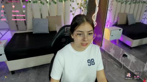 Snapshot of andrea_tay1 chatting on 2, 6, 2026 andrea_tay1 online show from 2, 6, 2026