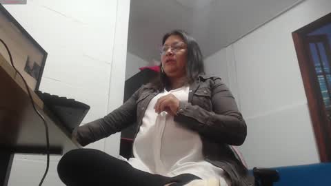 Snapshot of andrea_teacher chatting on 2, 10, 2025 Andrea Model trainer Luxury ST online show from 2, 10, 2025