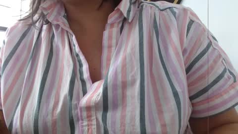 Snapshot of andrea_teacher chatting on 16, 12, 2025 Andrea Model trainer Luxury ST online show from 16, 12, 2025