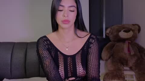    online show from 28, 3, 2026