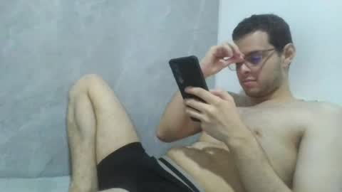 Snapshot of andres129494 chatting on 8, 5, 2026 andres129494 online show from 8, 5, 2026