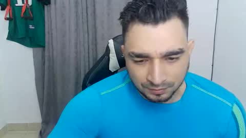 Snapshot of andres180950734 chatting on 8, 6, 2026 andres180950734 online show from 8, 6, 2026