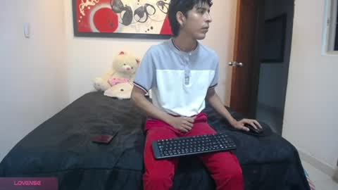 Snapshot of andrescoll25 chatting on 30, 6, 2026 andrescoll25 online show from 30, 6, 2026