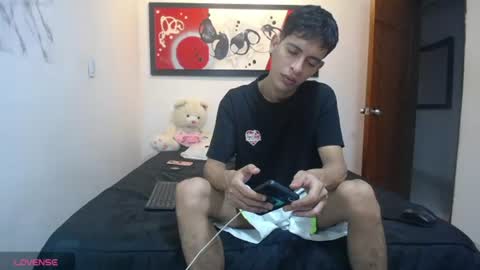 Snapshot of andrescoll25 chatting on 9, 7, 2026 andrescoll25 online show from 9, 7, 2026