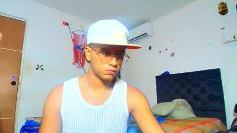 andreswhite_shotoflust online show from 10, 6, 2026