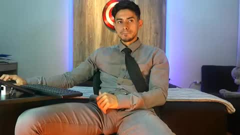 Snapshot of andrew_elliot chatting on 4, 11, 2025 Andrew online show from 4, 11, 2025