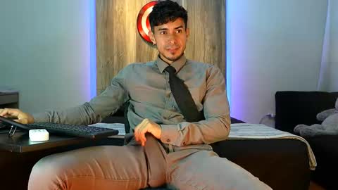 Snapshot of andrew_elliot chatting on 7, 11, 2025 Andrew online show from 7, 11, 2025