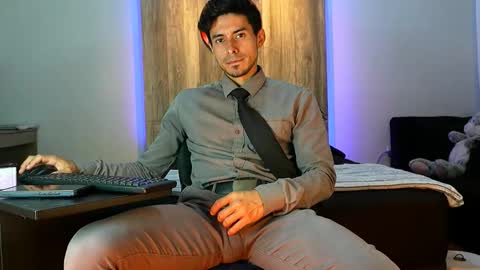 Snapshot of andrew_elliot chatting on 27, 11, 2025 Andrew online show from 27, 11, 2025