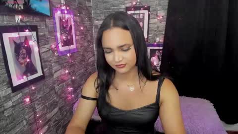 Snapshot of andrys_hot chatting on 19, 11, 2025 Andrys online show from 19, 11, 2025