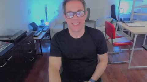 Snapshot of andy0pandi chatting on 16, 9, 2025 Andrew online show from 16, 9, 2025