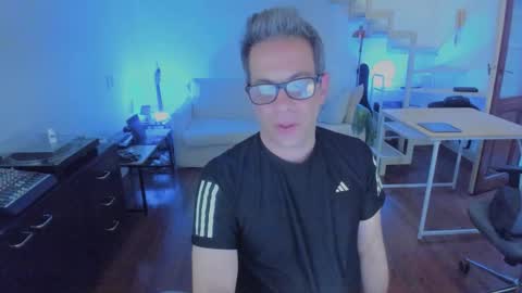 Snapshot of andy0pandi chatting on 13, 11, 2025 Andrew online show from 13, 11, 2025