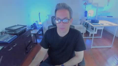 Snapshot of andy0pandi chatting on 19, 11, 2025 Andrew online show from 19, 11, 2025