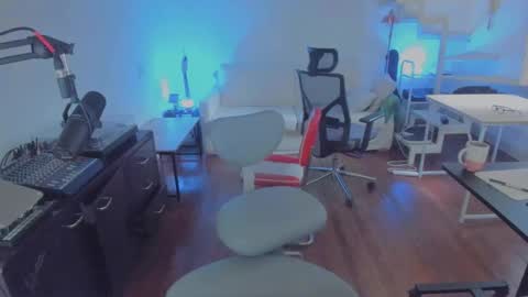 Snapshot of andy0pandi chatting on 2, 12, 2025 Andrew online show from 2, 12, 2025