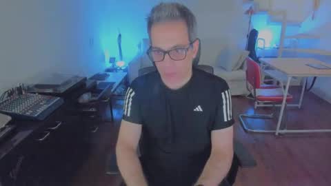 Snapshot of andy0pandi chatting on 14, 12, 2025 Andrew online show from 14, 12, 2025