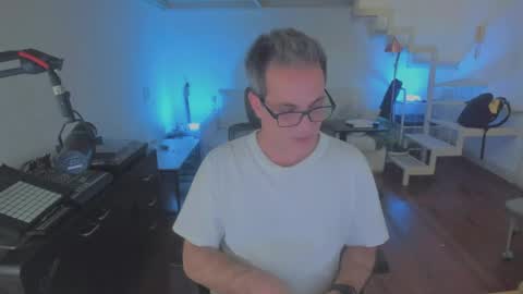 Andrew online show from 17, 4, 2026