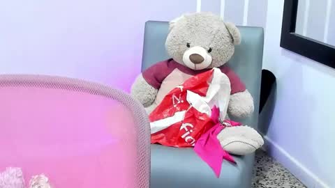 Andrea online show from 5, 3, 2025