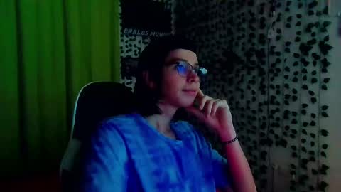 Snapshot of andy_gray01 chatting on 4, 10, 2025 Andy Gray online show from 4, 10, 2025