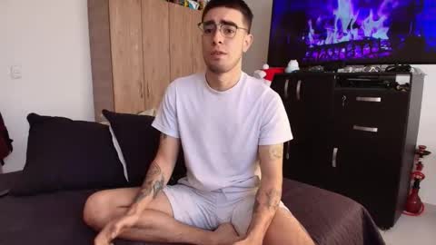 Snapshot of andy_shaaw chatting on 7, 1, 2026 Andres online show from 7, 1, 2026