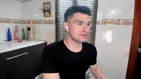 Snapshot of andy_vera chatting on 17, 12, 2025 Andy online show from 17, 12, 2025