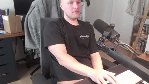 andycandy1994 online show from 4, 2, 2026